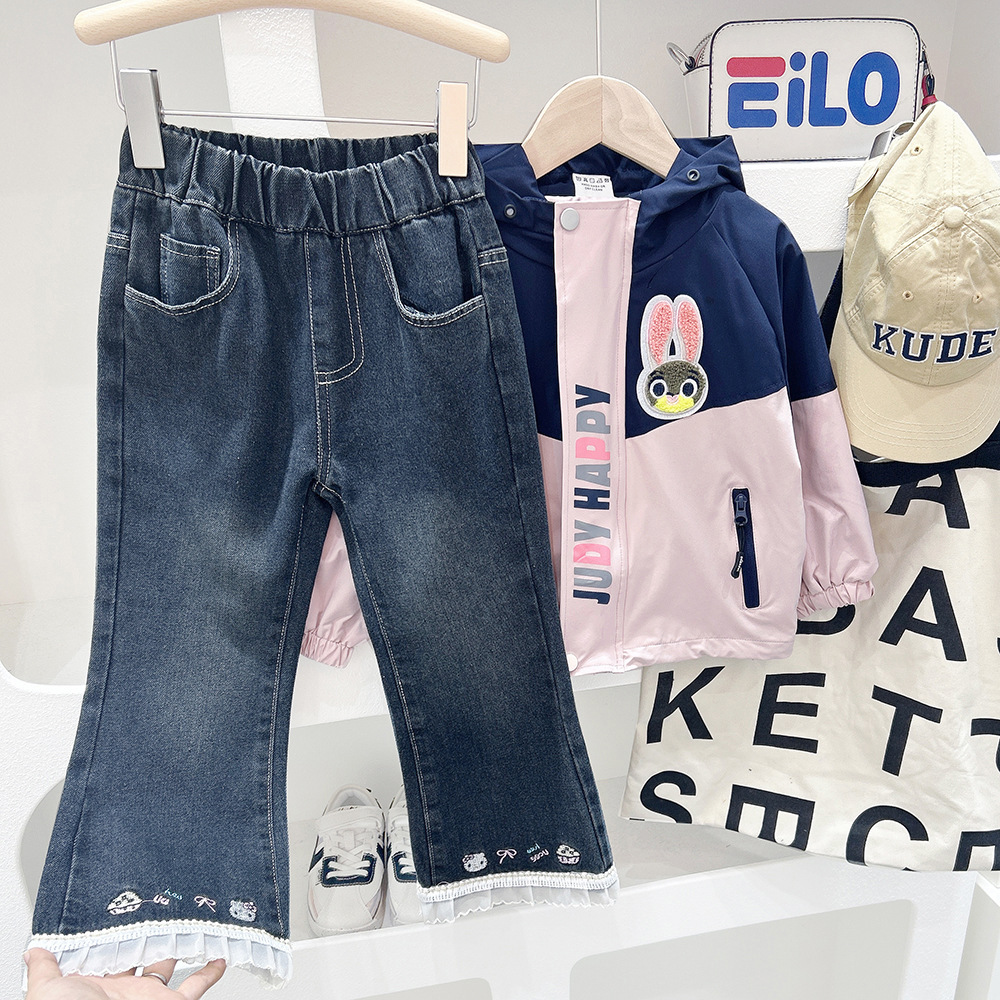 女童春秋新款牛仔裤2025秋季女孩休闲喇叭裤子卡通可爱宝宝牛仔裤